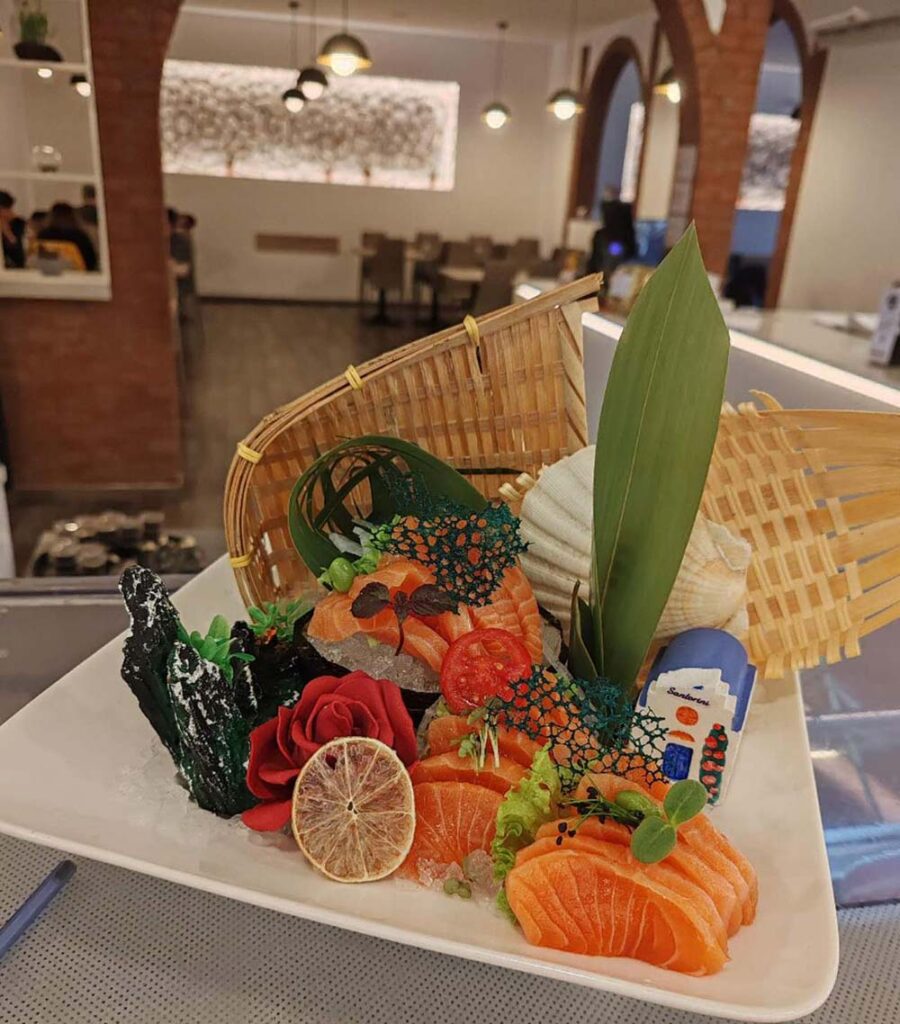 Da J-Sushi potrai immergerti in un mondo di colori, profumi e gusti